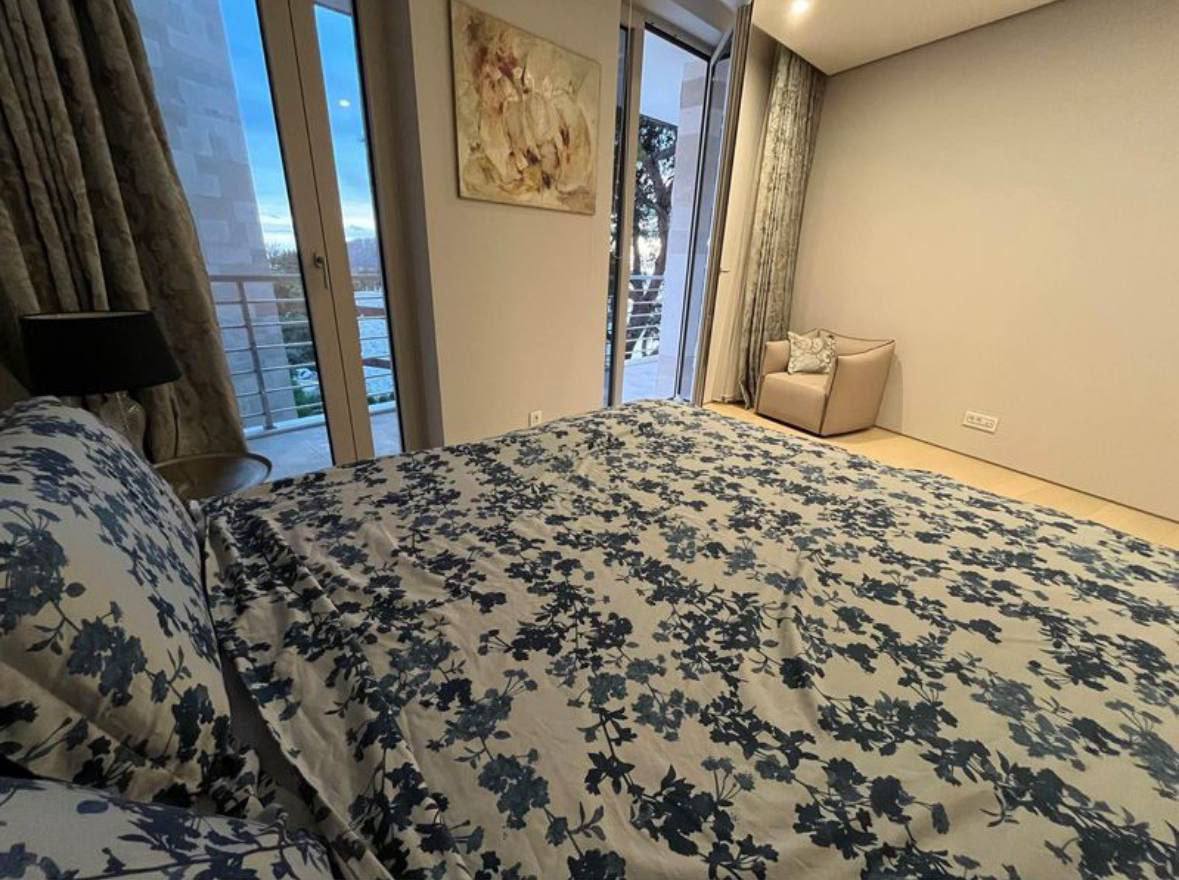 Квартира с 2 спальнями в Будве, 179 м²