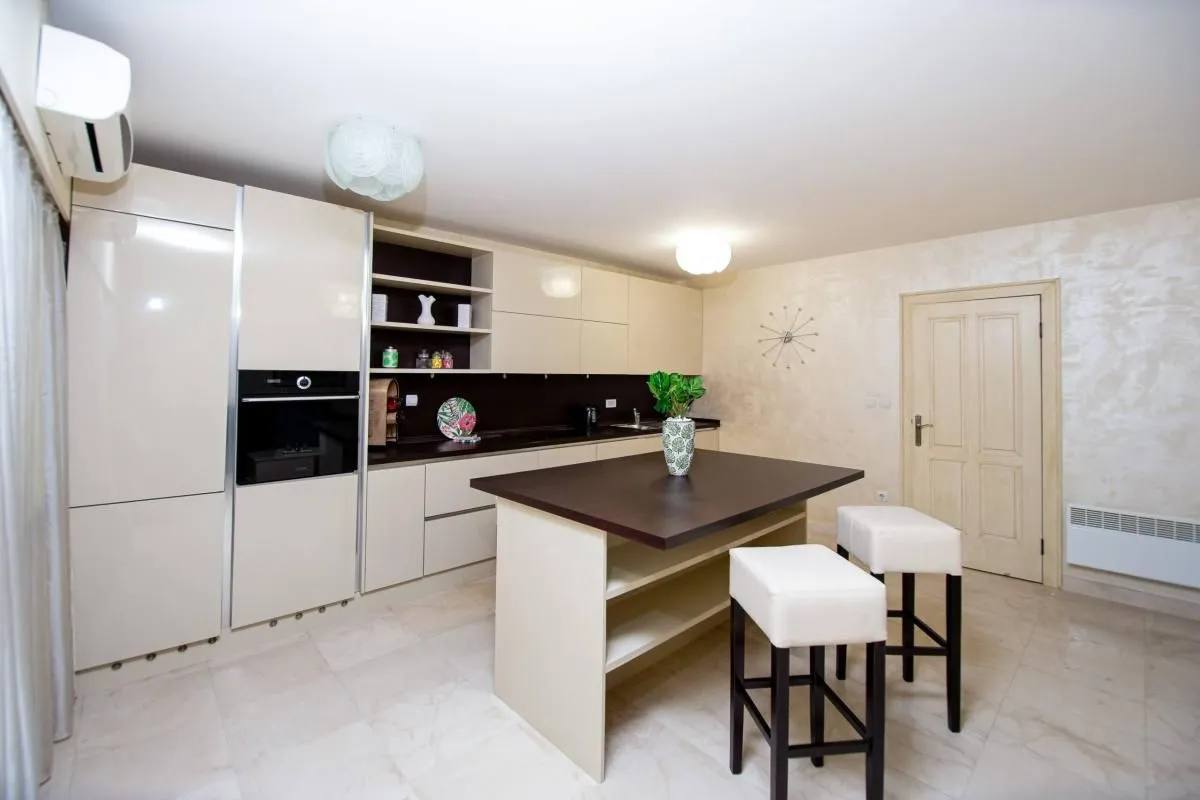 Таунхаус с 3 спальнями в Которе, 176 м² 5