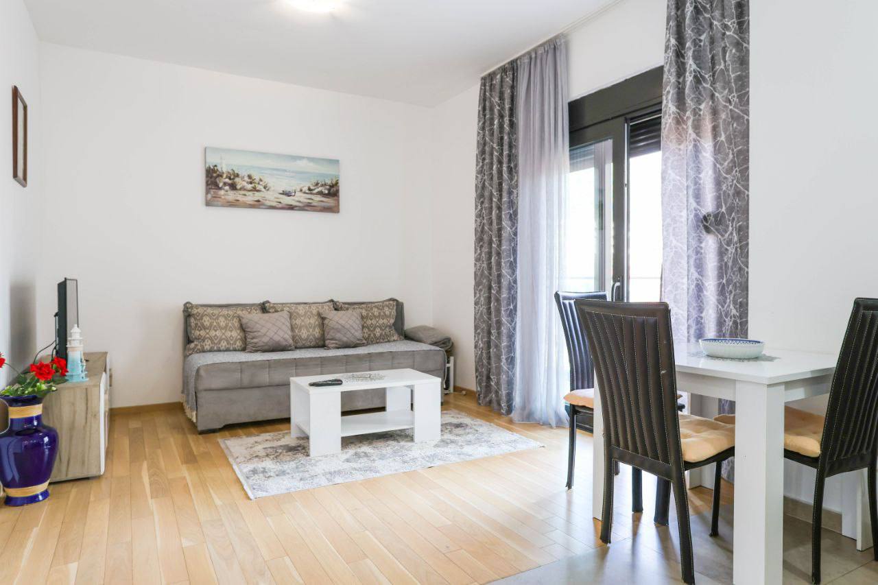 Квартира с 1 спальней в Бечичи, 40 м²