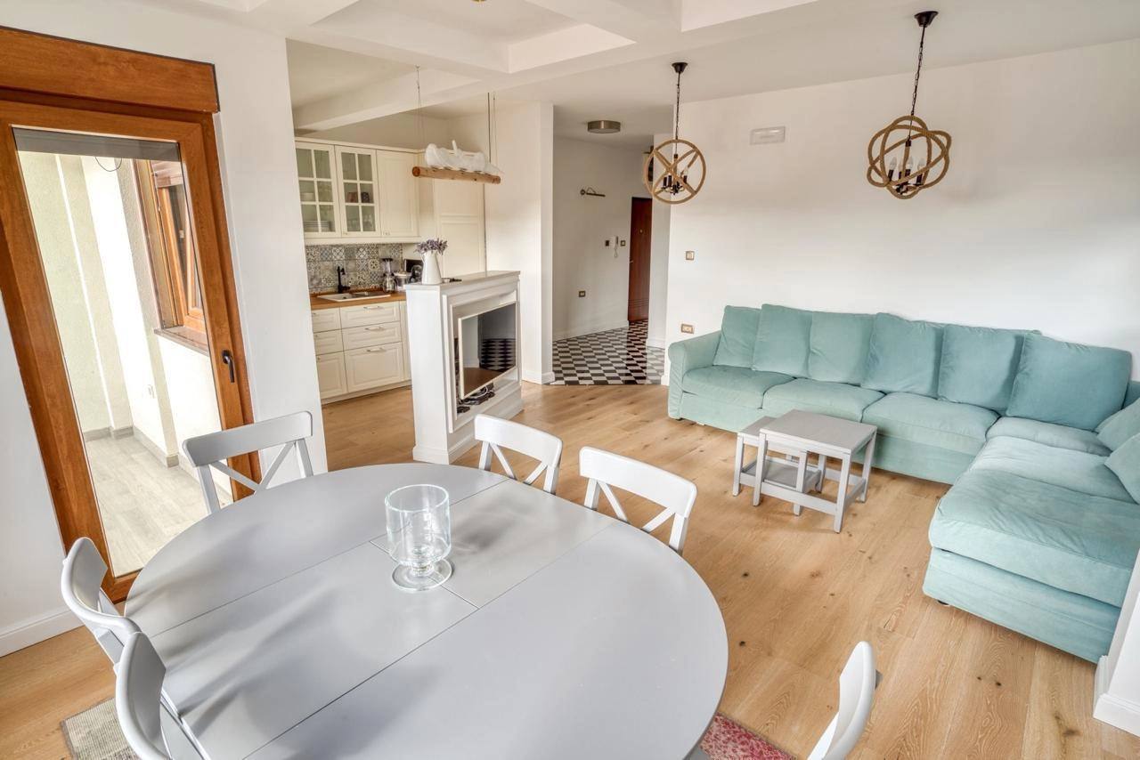 Квартира с 2 спальнями в Будве, 90 м²