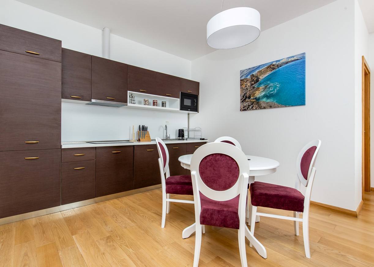 Квартира с 2 спальнями в Будве, 72 м²