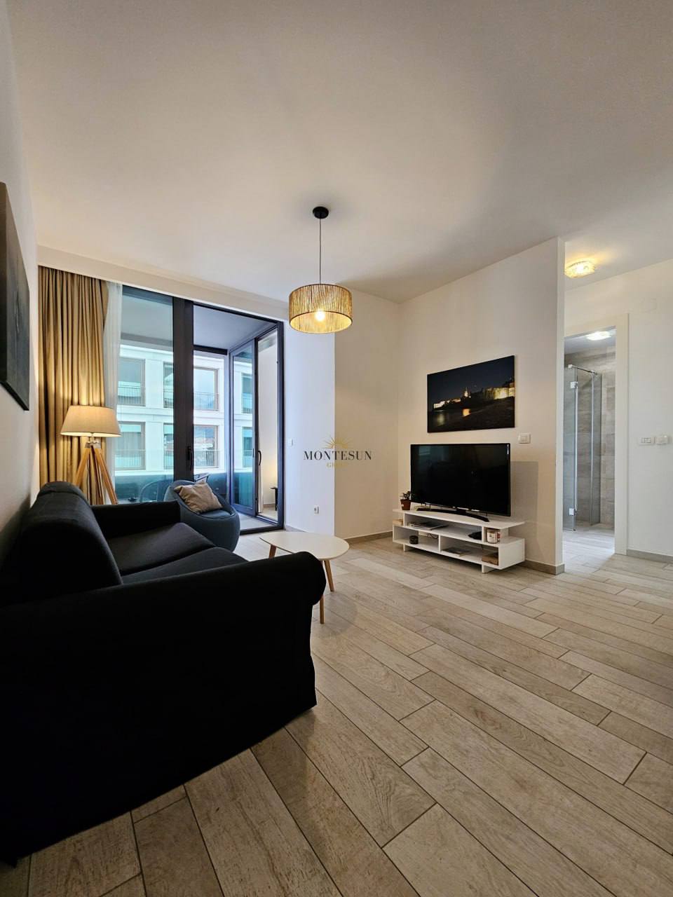 Квартира с 2 спальнями в Royal Gardens, 72 м²