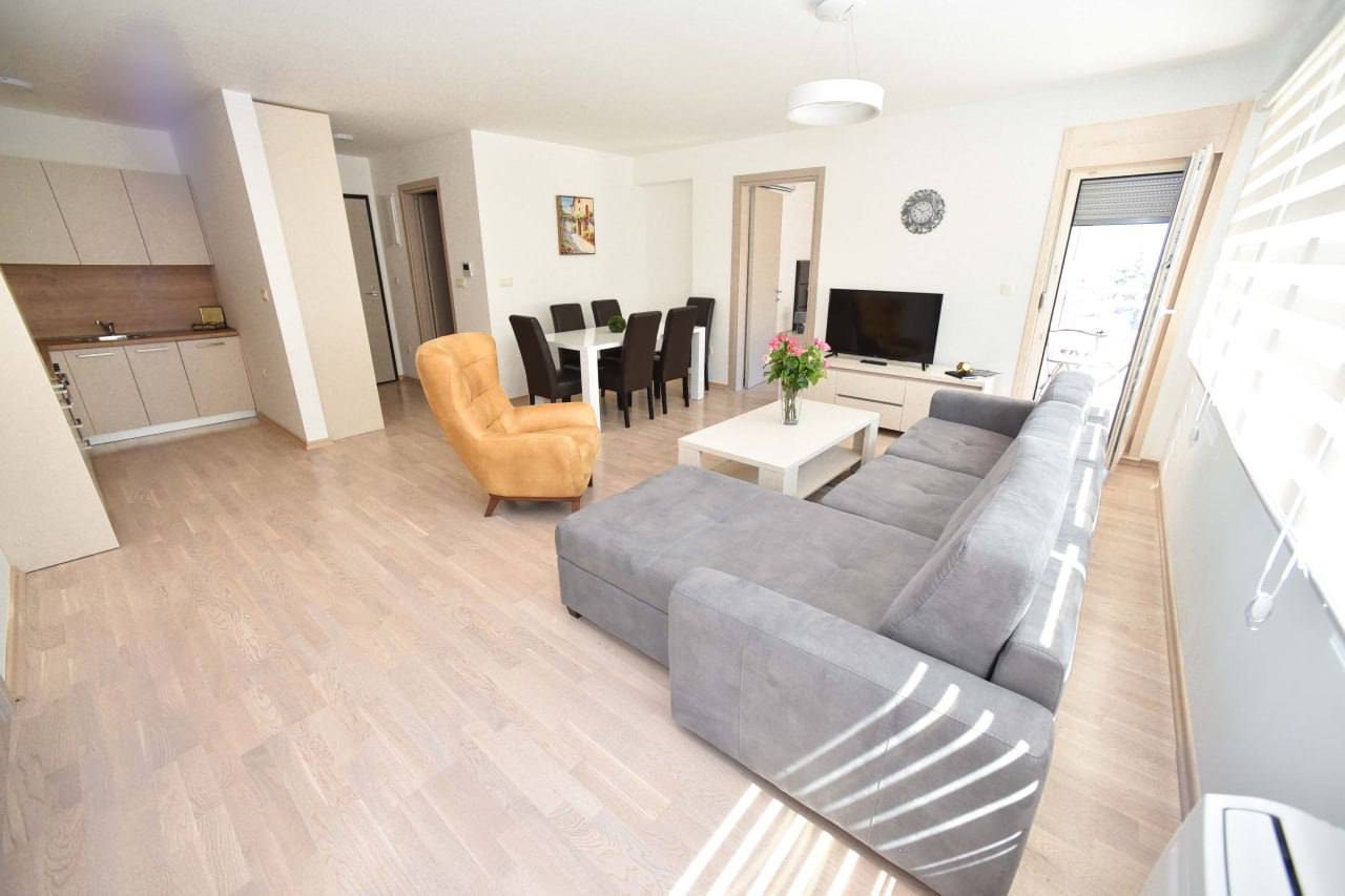 Квартира с 2 спальнями в Fontana, 76 м²