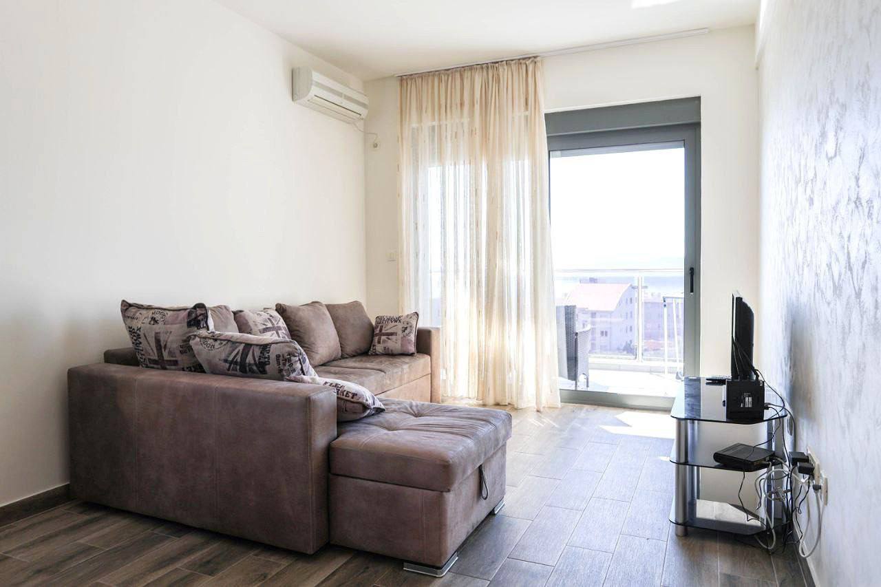 Квартира с 1 спальней в Бечичи, 52 м²
