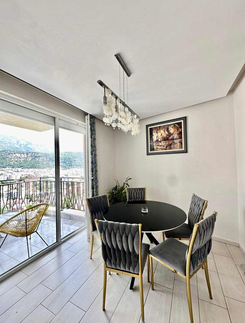 Квартира с 2 спальнями в Будве, 74 м²
