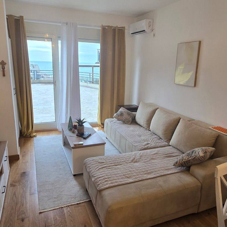 Квартира с 1 спальней в Бечичи, 58 м²