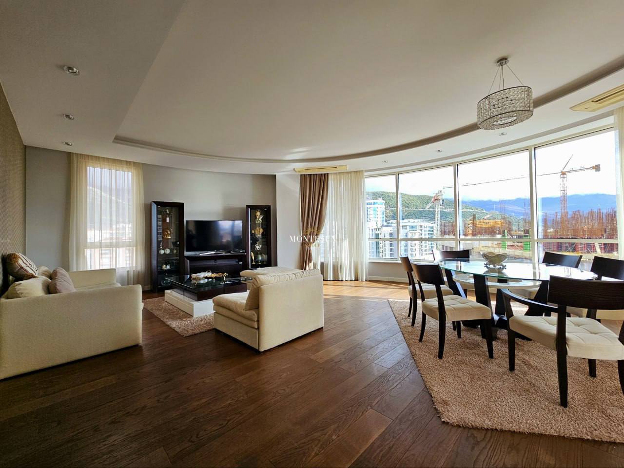 Квартира с 2 спальнями в Будве, 122 м²