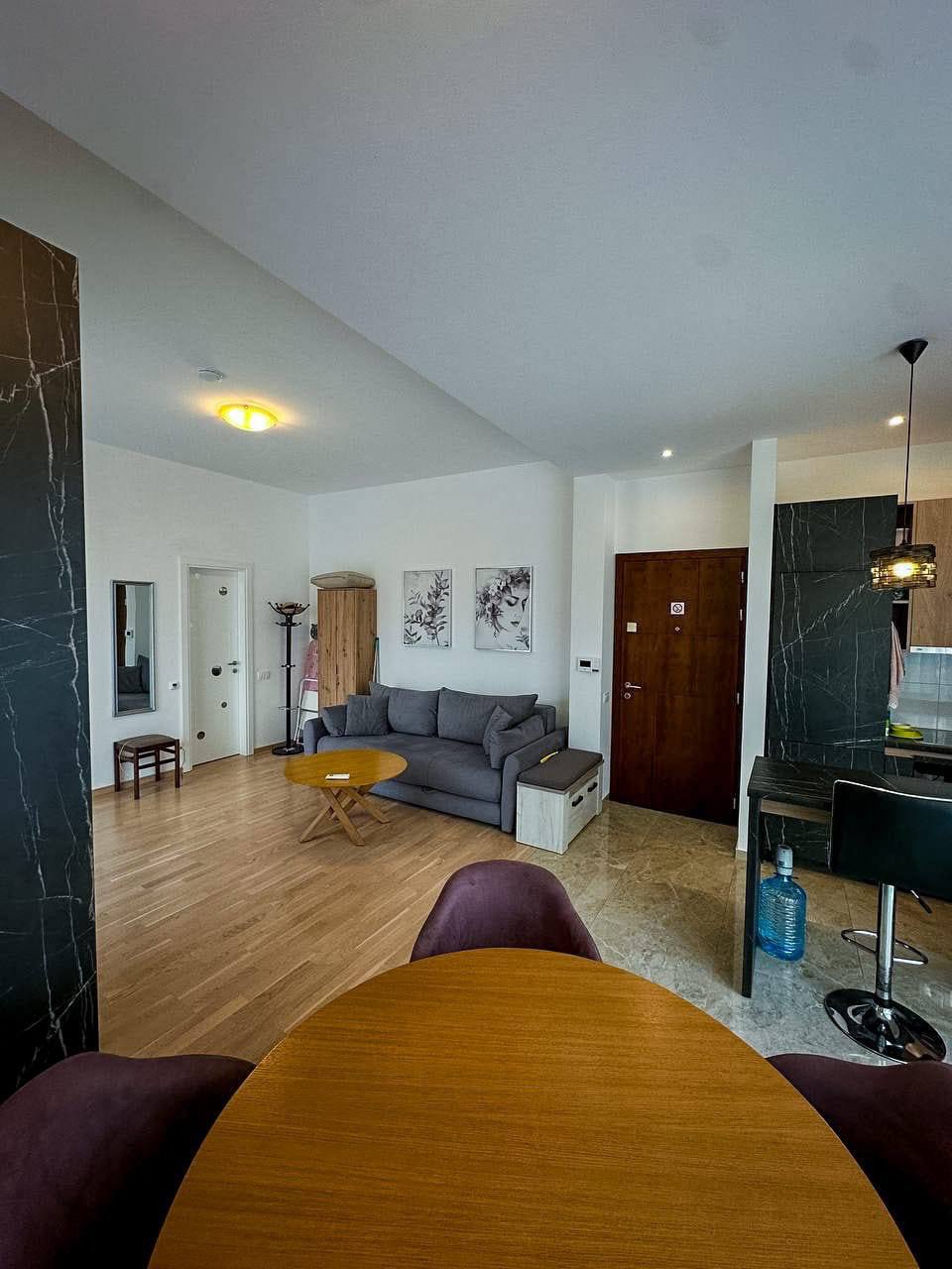 Квартира с 1 спальней в Бечичи, 53 м²