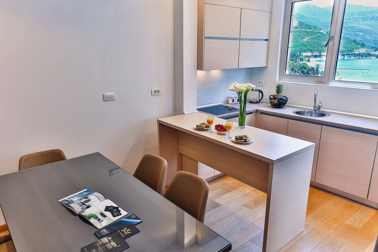 Квартира в Центр, первая линия, 76 м² 2