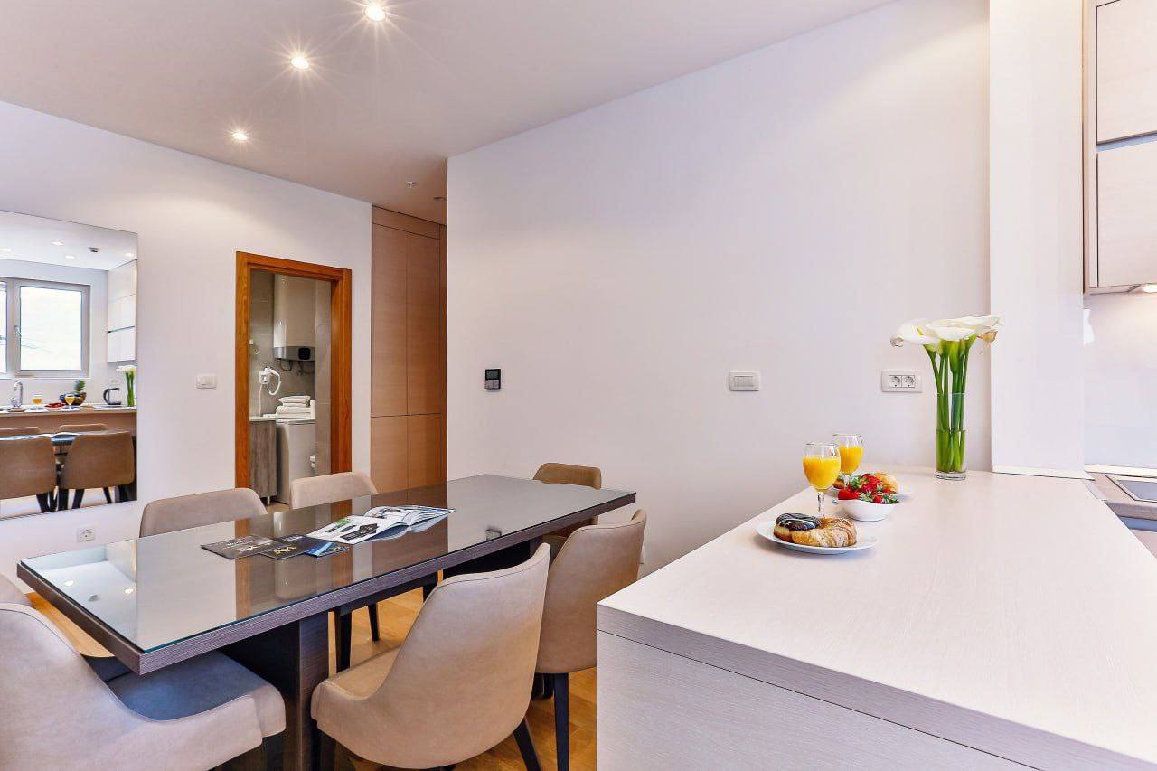 Квартира в Центр, первая линия, 76 м² 3