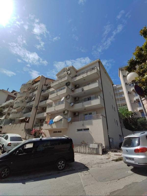 Квартира с 1 спальней в Бечичи, 38 м²