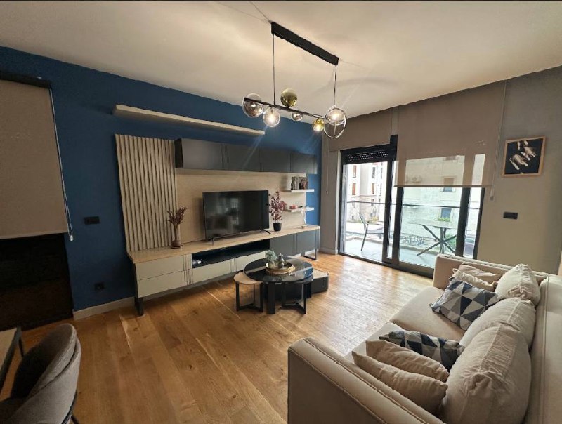 Квартира с 2 спальнями в Тивате, 65.5 м²