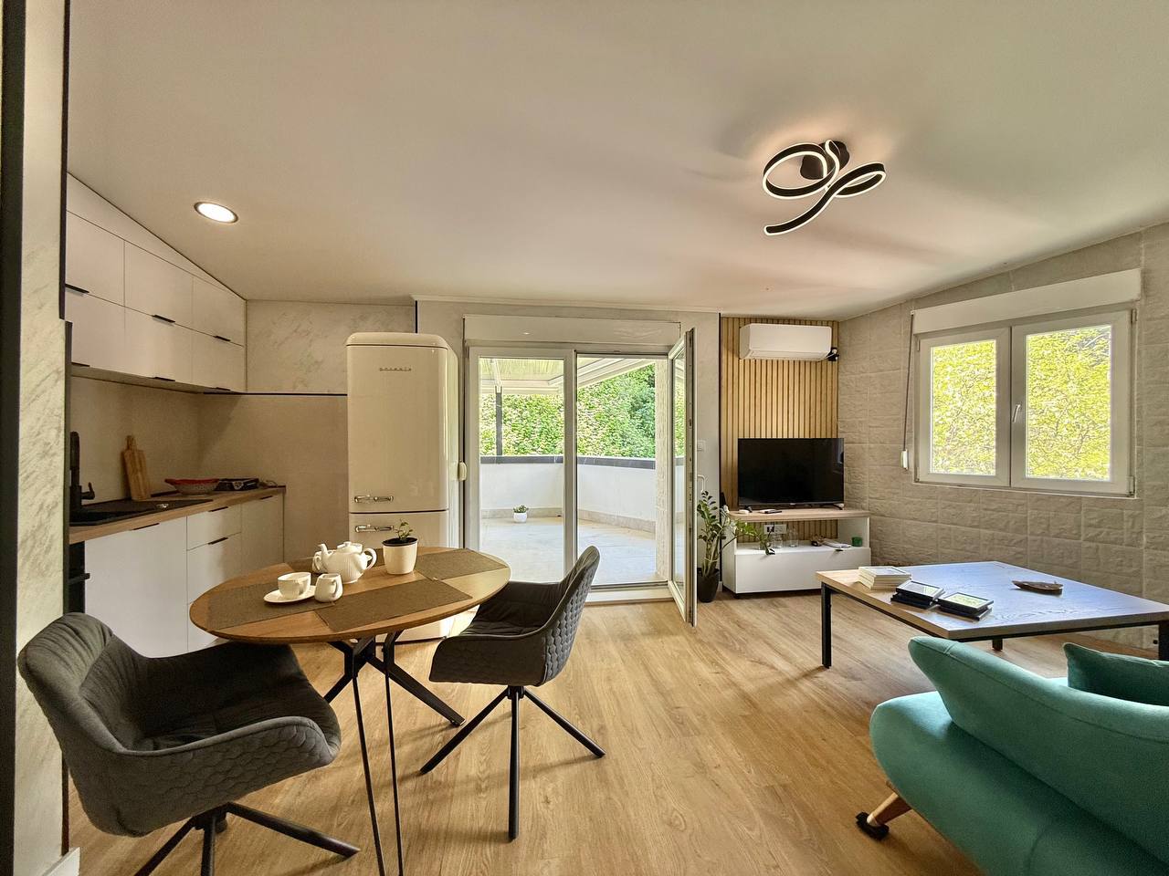 Квартира с 2 спальнями в Будве, 75 м²