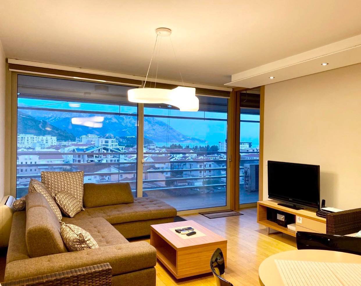 Квартира с 2 спальнями в Будве, 92 м² 2